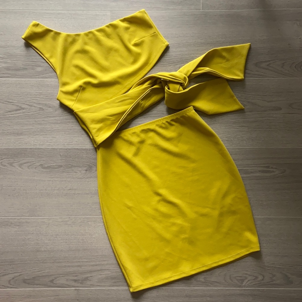 One shoulder bodycon dress perfect condition!